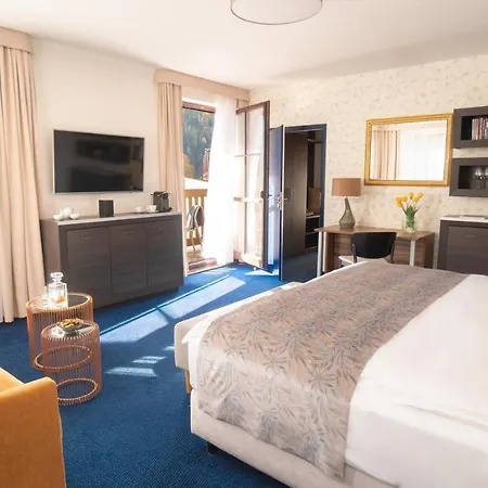Savoy 4*