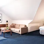 Savoy Hotell 4*