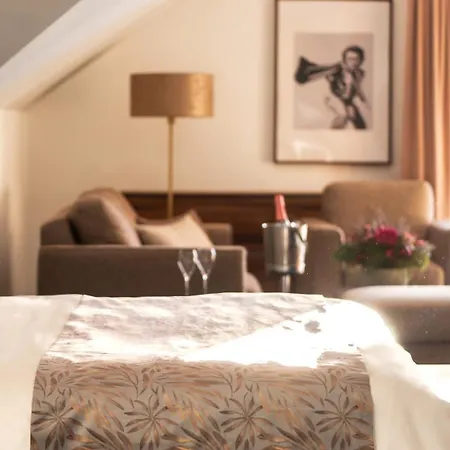 Savoy Hotel 4*